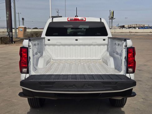 Certified 2024 Chevrolet Colorado W/T image 25