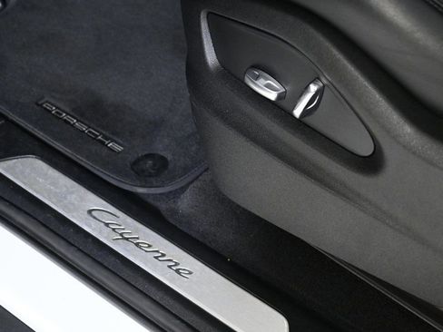 Certified 2020 Porsche Cayenne image 22