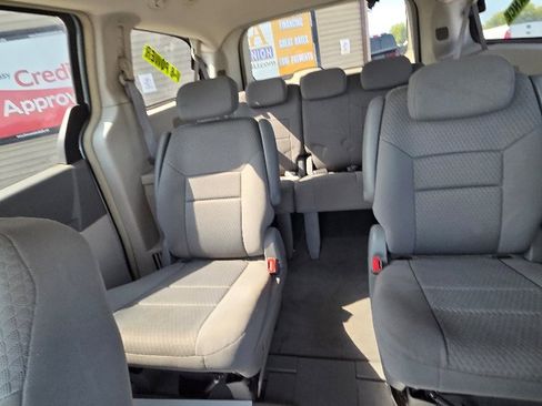 Used 2009 Chrysler Town & Country LX w/ Entertainment Group #1 image 21