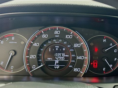 Used 2014 Honda Accord Sport image 10