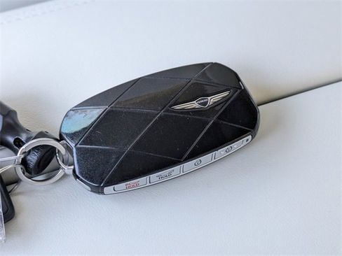 Used 2025 Genesis G90 3.5T image 31