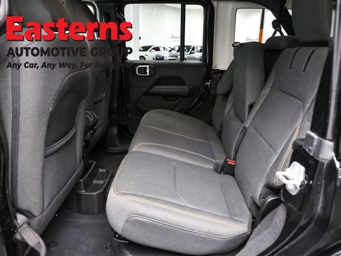 Used 2025 Jeep Wrangler Unlimited Sahara w/ Safety Group AWD/4WD image 22