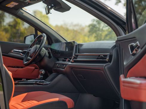 Used 2024 Kia Sportage SX image 13