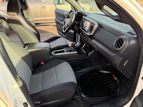 Used 2023 Toyota Tacoma 4x4 Double Cab image 25