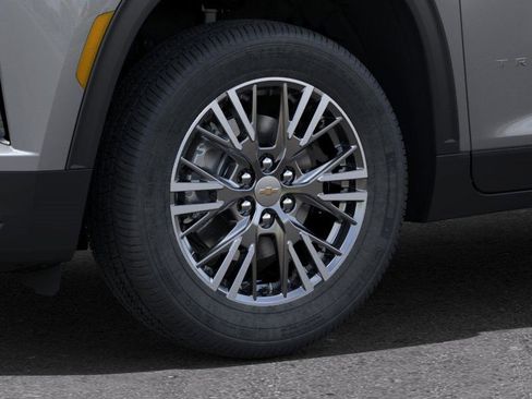 New 2025 Chevrolet Traverse LT w/ Driver Confidence Package image 9