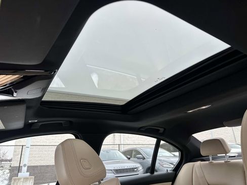 Used 2022 BMW 330i xDrive Sedan w/ Premium Package image 29