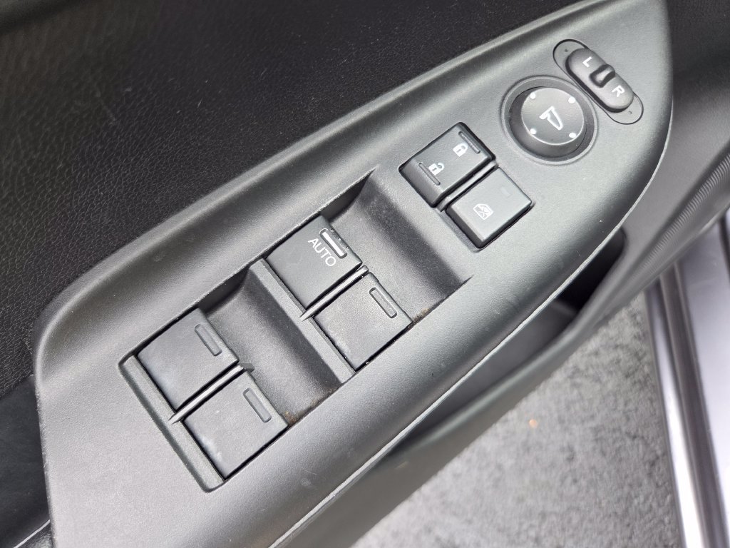 Used 2015 Honda Fit EX image 30