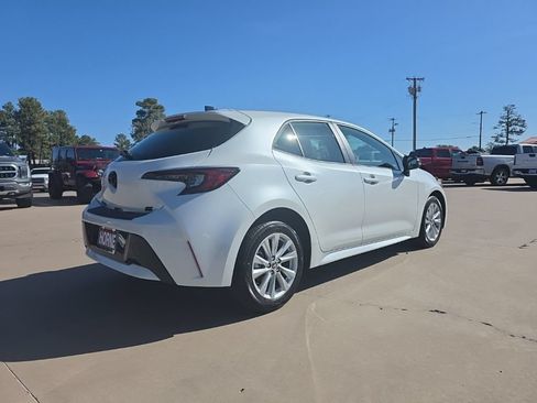 Used 2026 Toyota Corolla SE FWD image 3