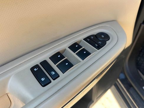 Used 2012 GMC Acadia Denali image 10