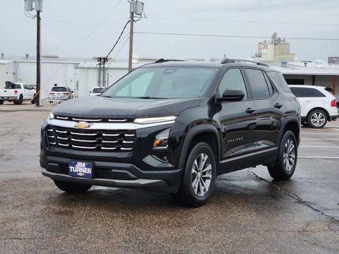 Used 2025 Chevrolet Equinox LT w/ Convenience Package II FWD image 3