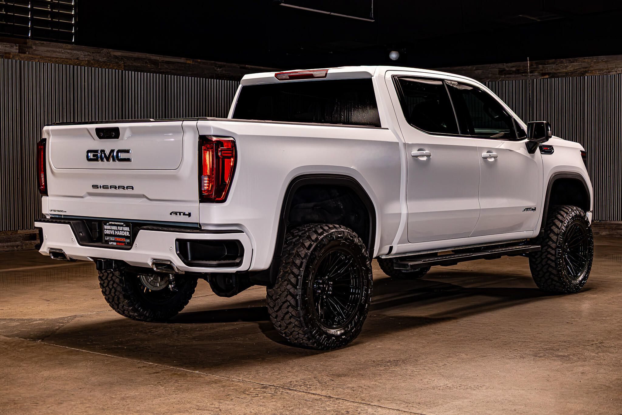 Used 2025 GMC Sierra 1500 AT4 AWD/4WD image 9