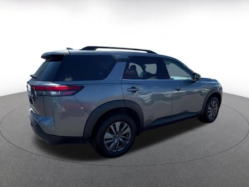 Used 2025 Nissan Pathfinder SV FWD image 13