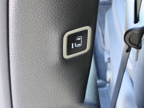 New 2026 Chrysler Pacifica Select image 25