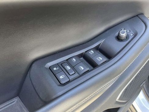 Used 2022 Jeep Grand Cherokee L Limited AWD/4WD image 19