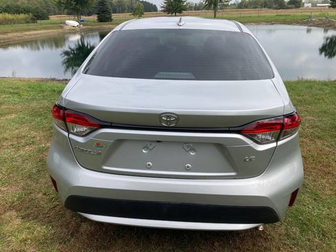 Used 2020 Toyota Corolla LE image 8