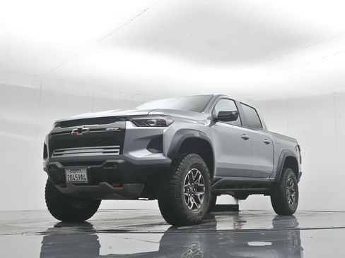 Used 2024 Chevrolet Colorado ZR2 w/ Technology Package image 48