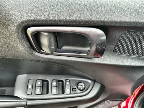 Certified 2024 Hyundai Venue Limited image 13