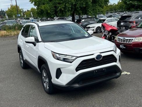 Used 2023 Toyota RAV4 LE AWD/4WD image 7