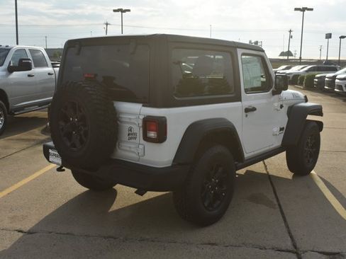 Used 2021 Jeep Wrangler Sport AWD/4WD image 5