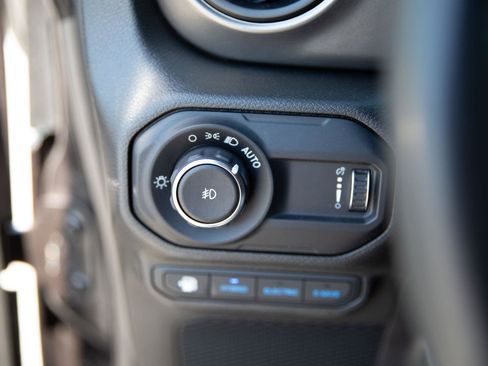 Used 2023 Jeep Wrangler Unlimited AWD/4WD image 18
