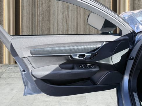 Used 2018 Volvo S90 T5 Momentum w/ Convenience Package image 24