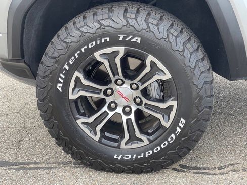 Used 2023 GMC Canyon AT4 w/ AT4 Premium Package image 7