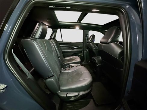 Used 2024 Toyota Grand Highlander AWD Hybrid image 22