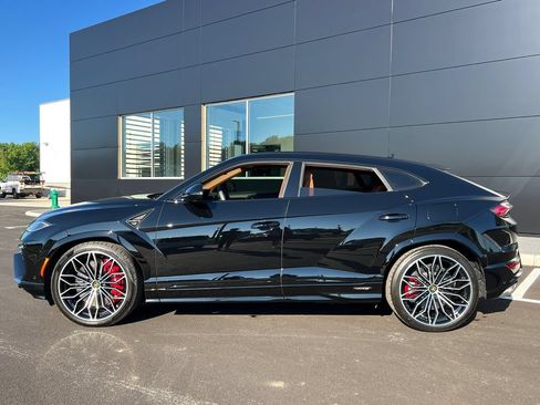 Used 2025 Lamborghini Urus SE AWD/4WD image 4