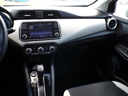 Used 2022 Nissan Versa SV w/ Trunk Package image 12