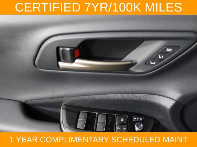 Used 2025 Toyota Crown Signia w/ Advanced Technology Package AWD/4WD image 17