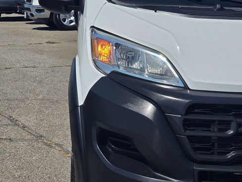 Used 2025 RAM ProMaster 2500 w/ Convenience Group FWD image 3