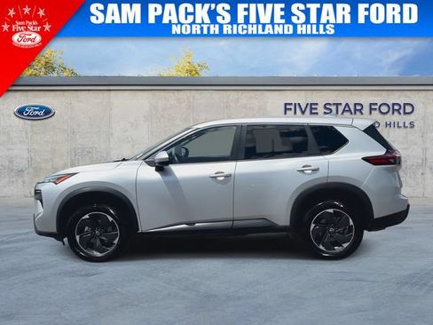 Used 2025 Nissan Rogue SV AWD/4WD image 6