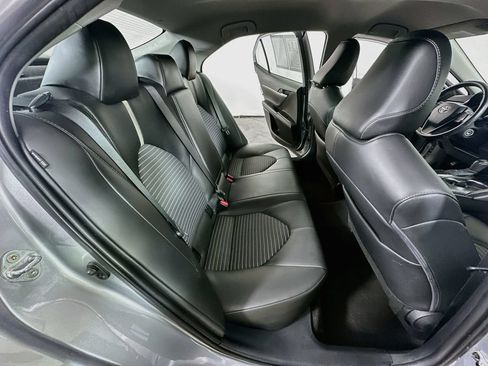 Used 2023 Toyota Camry SE FWD image 11