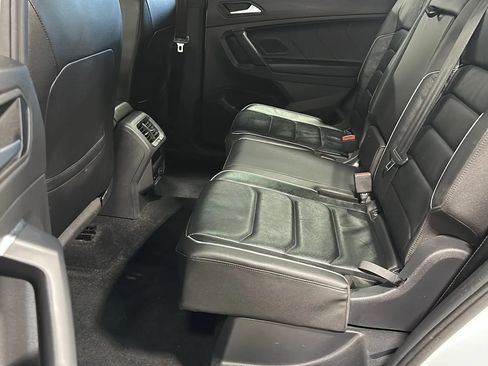 Used 2019 Volkswagen Tiguan SEL Premium R-Line w/ 3rd Row Seat Package AWD/4WD image 11