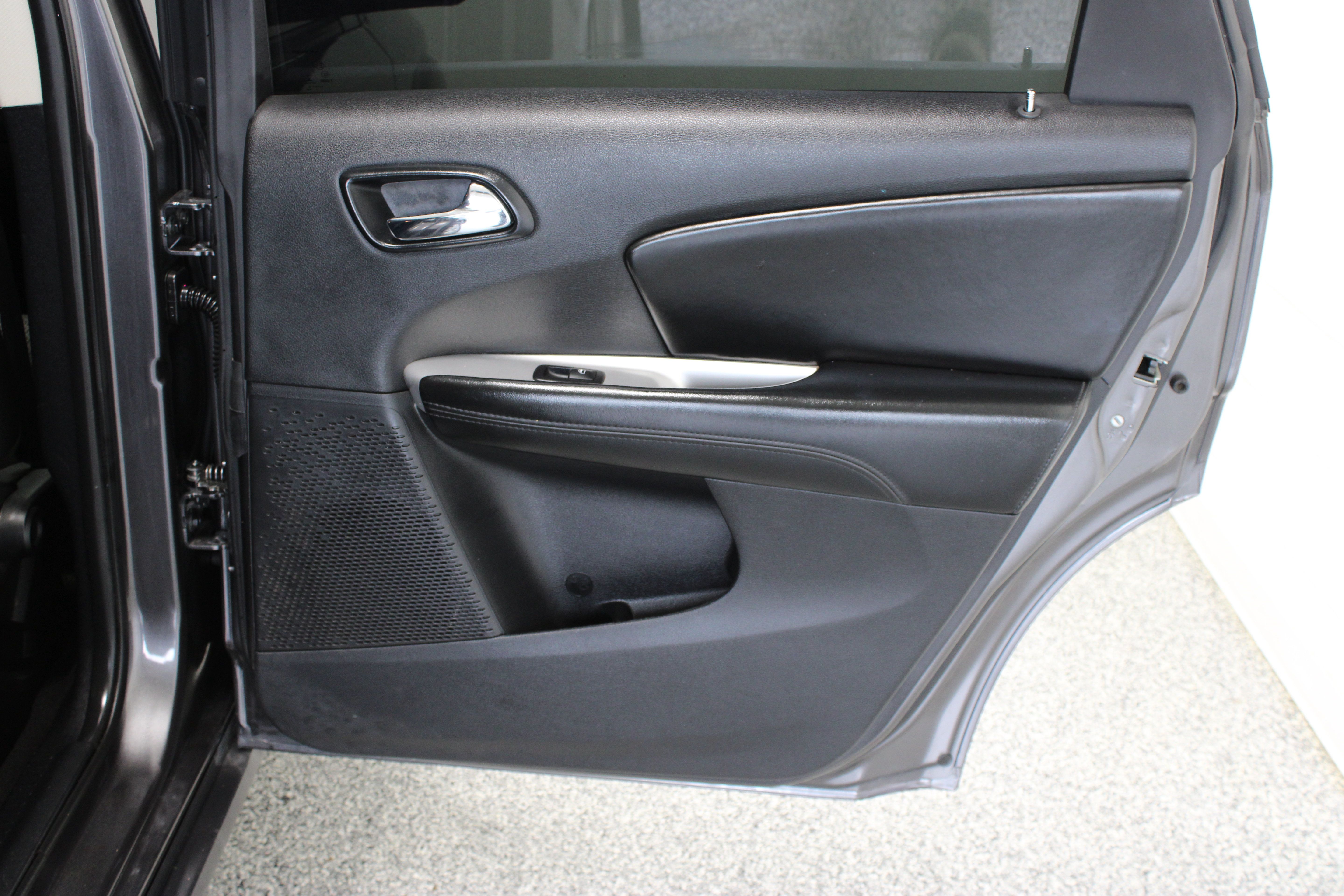 Used 2015 Dodge Journey American Value Package w/ Flexible Seating Group FWD image 29