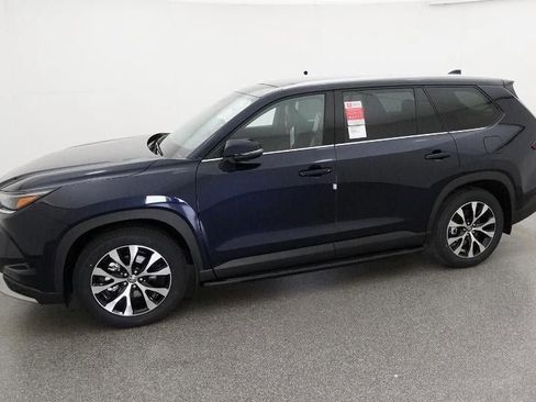 New 2026 Toyota Grand Highlander AWD Hybrid image 2