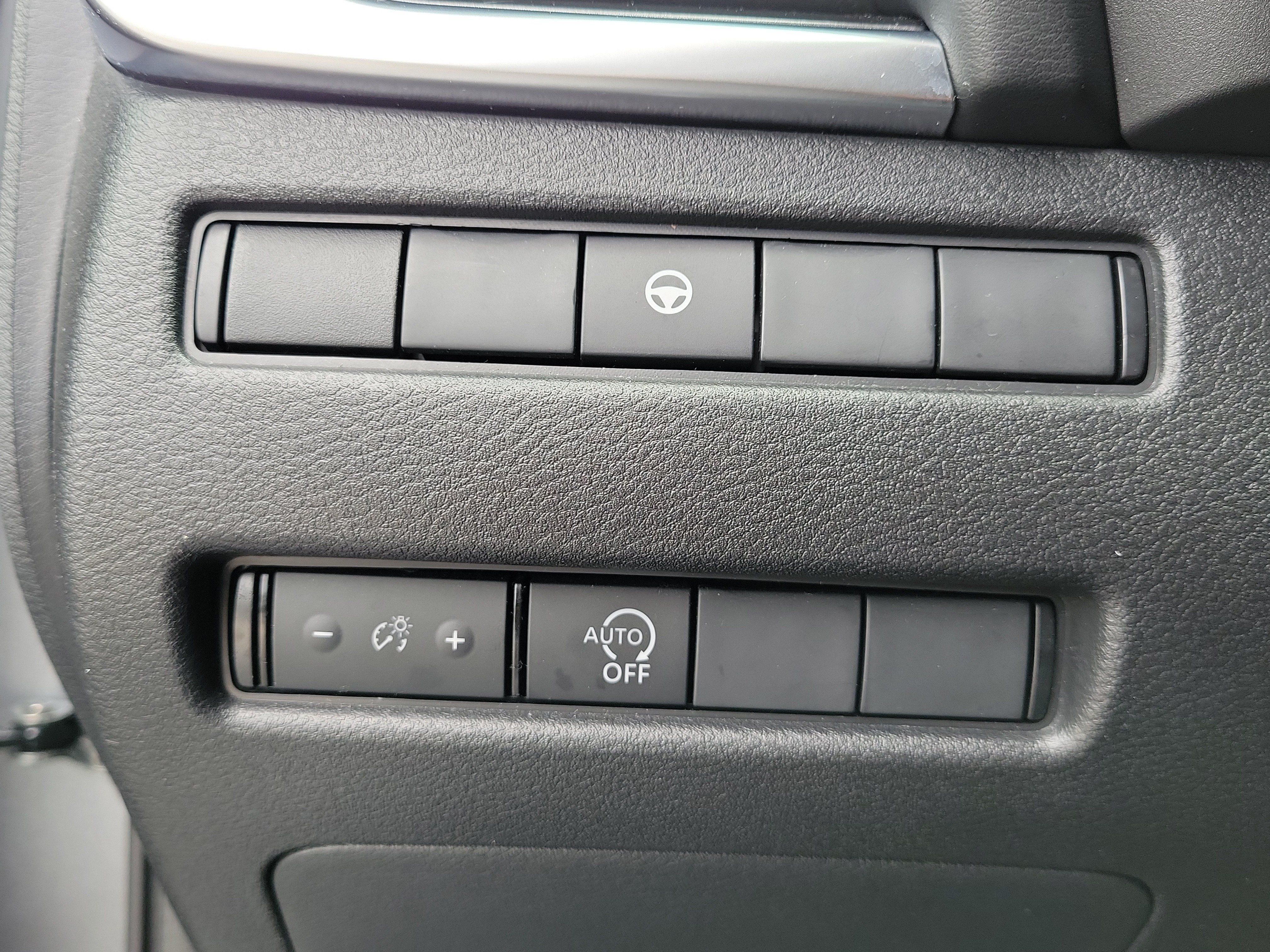 Used 2023 Nissan Rogue SV AWD/4WD image 21