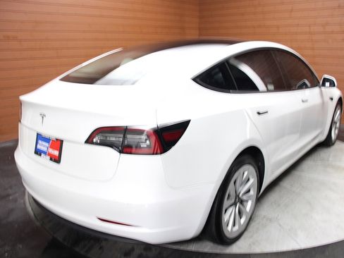 Used 2022 Tesla Model 3 image 11