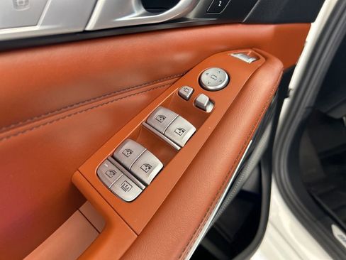 Used 2022 BMW X7 M50i image 47