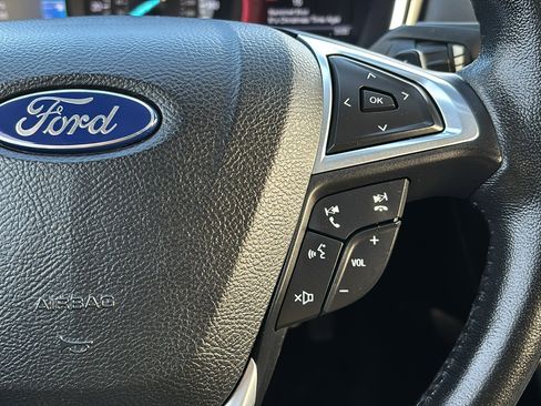 Used 2017 Ford Fusion SE w/ Equipment Group 201A image 18