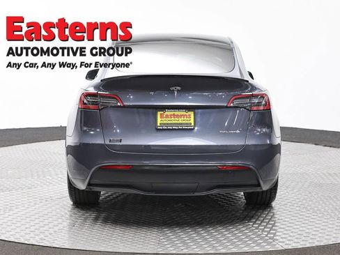 Used 2022 Tesla Model Y Long Range image 6