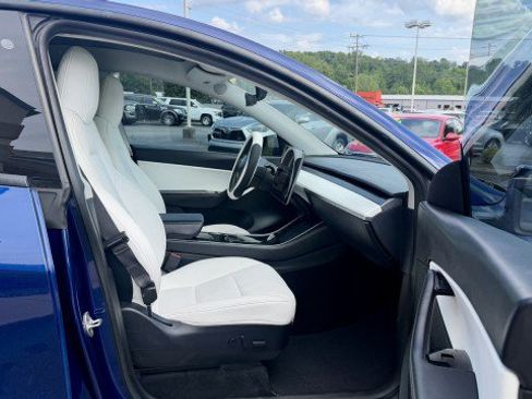 Used 2020 Tesla Model Y Long Range AWD/4WD image 18