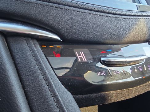 Used 2018 Cadillac XT5 Luxury w/ Driver Awareness Package image 42