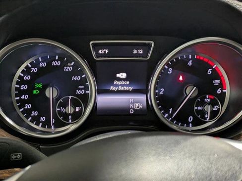 Used 2014 Mercedes-Benz GL 350 BlueTEC 4MATIC image 11