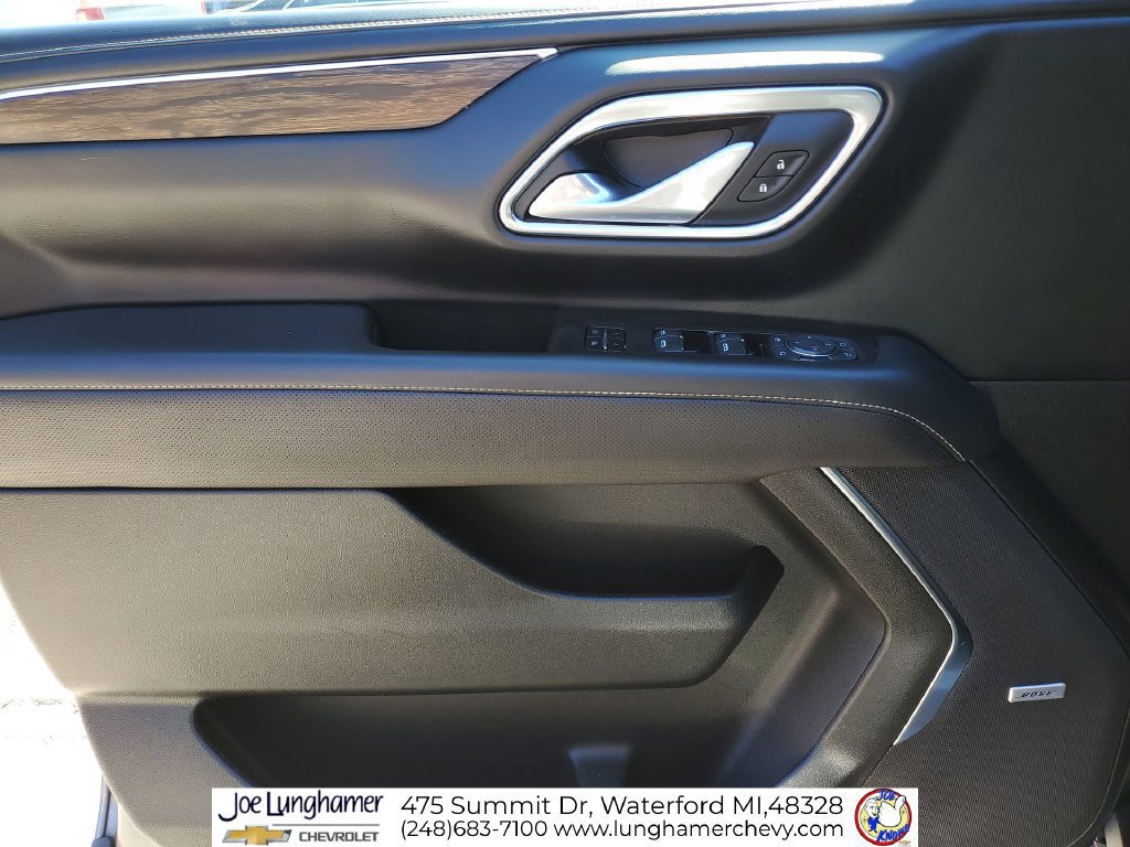 Used 2022 Chevrolet Suburban Premier AWD/4WD image 22