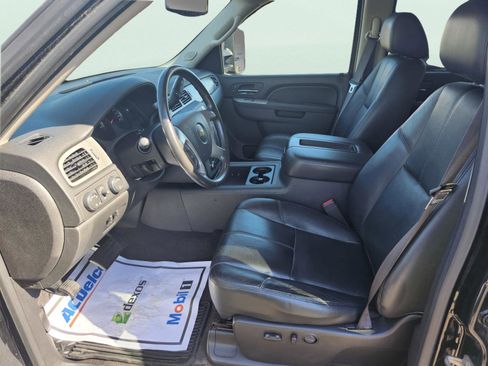 Used 2013 Chevrolet Silverado 2500 LTZ w/ LTZ Plus Package image 9