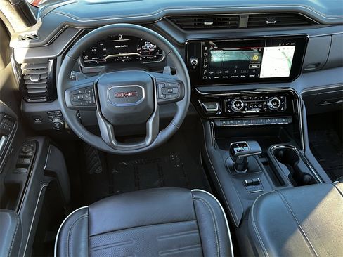 Used 2024 GMC Sierra 1500 AT4X image 10