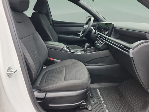 Certified 2025 Hyundai Santa Cruz SE FWD image 18