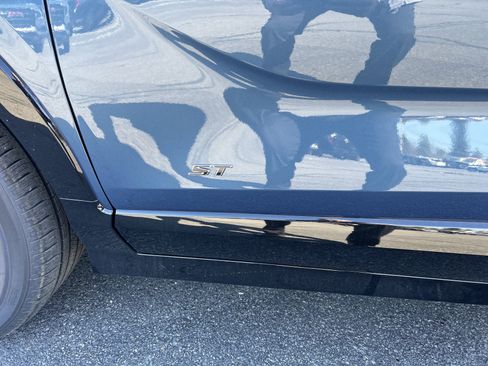 New 2026 Buick Encore GX Sport Touring image 4