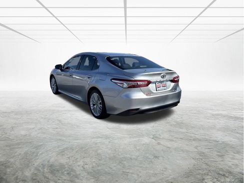 Used 2018 Toyota Camry L image 6